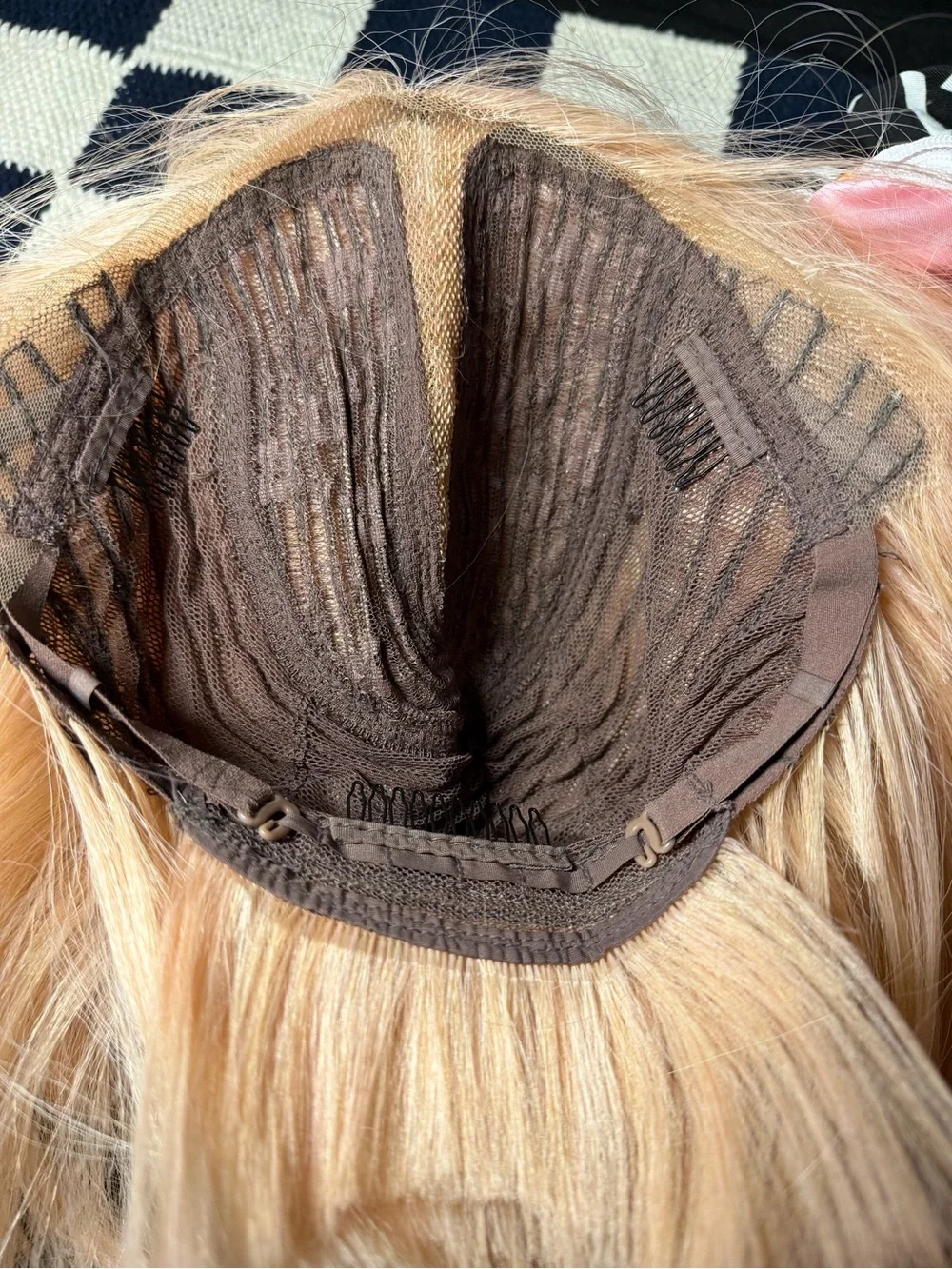 Pretty Pomp Chelsey Smith Crowns Peach Blonde Straight Bob Wig